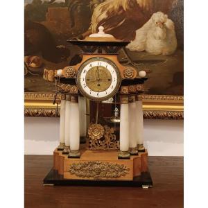 OROLOGIO A TEMPIETTO VIENNESE PRIMI DEL XIX SECOLO 