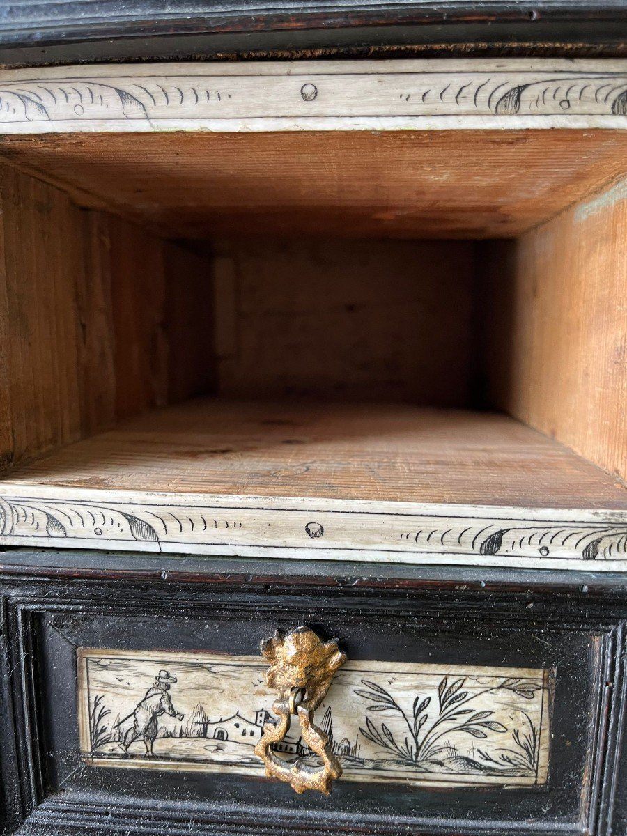 Antique Tuscan Coin Cabinet From The First Half Of The 17th Century With Fine Engravings-photo-3