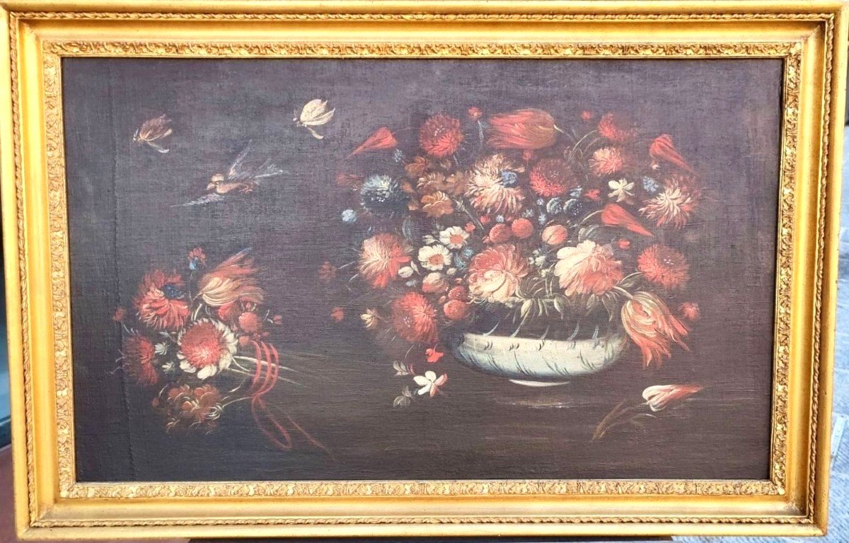 Bellissima coppia di nature morte del XVII secolo con vasi di fiori e volatili.-photo-2