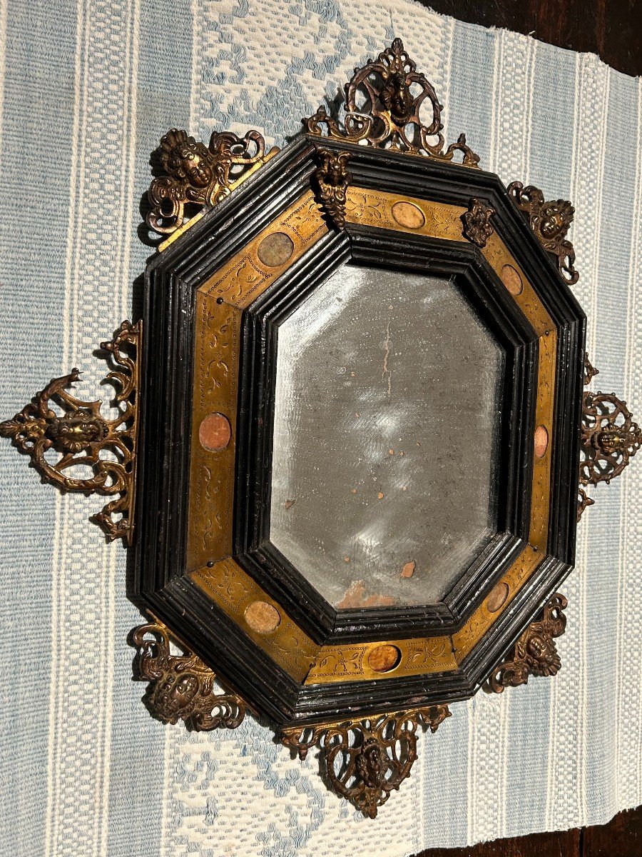 Elegante cornice con specchio del seicento romano.-photo-1
