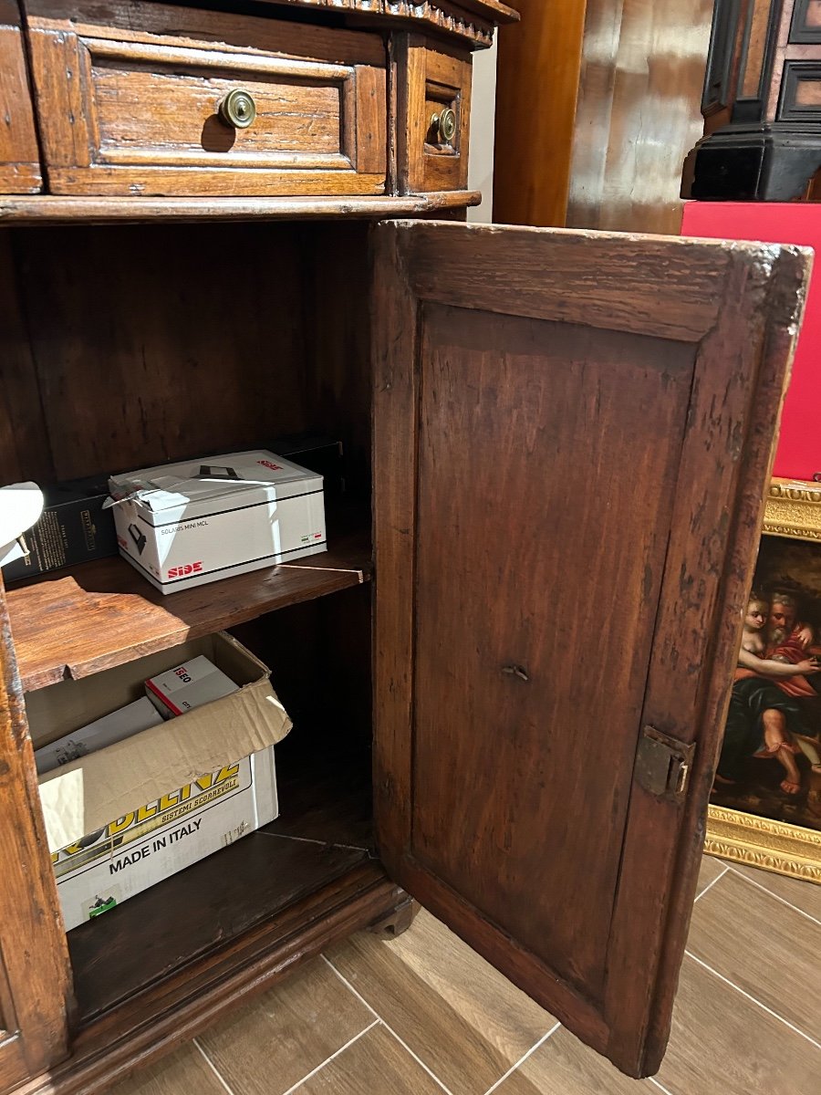 Credenza di ambito emiliano-veneto del Seicento-photo-1