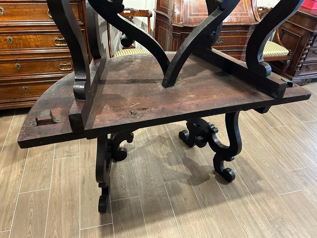 Importante tavolo tondo formato da due semi consolle a lira. Toscana, fine '500 primi '600.-photo-4