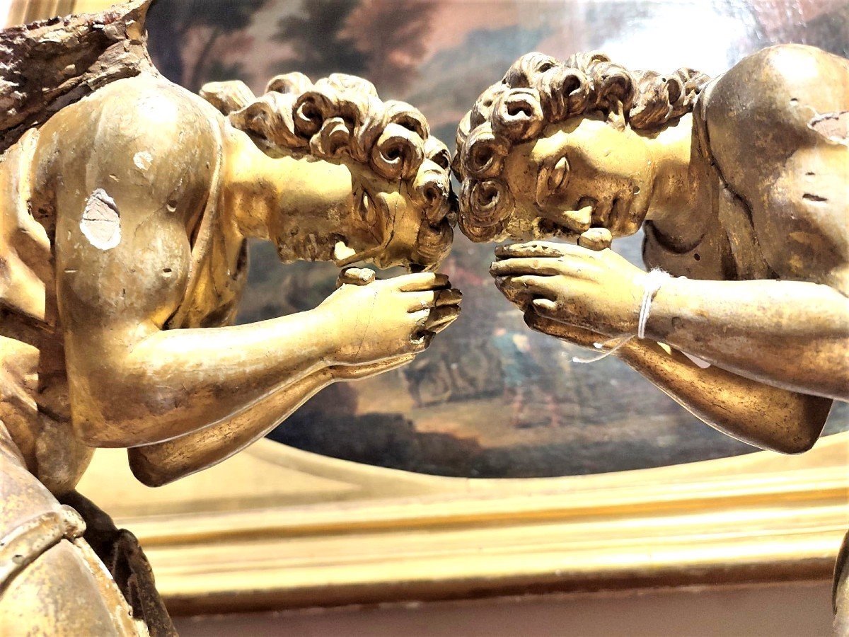 Coppia di angeli genuflessi in legno scolpito e dorato. Italia centrale, XVII secolo.-photo-4