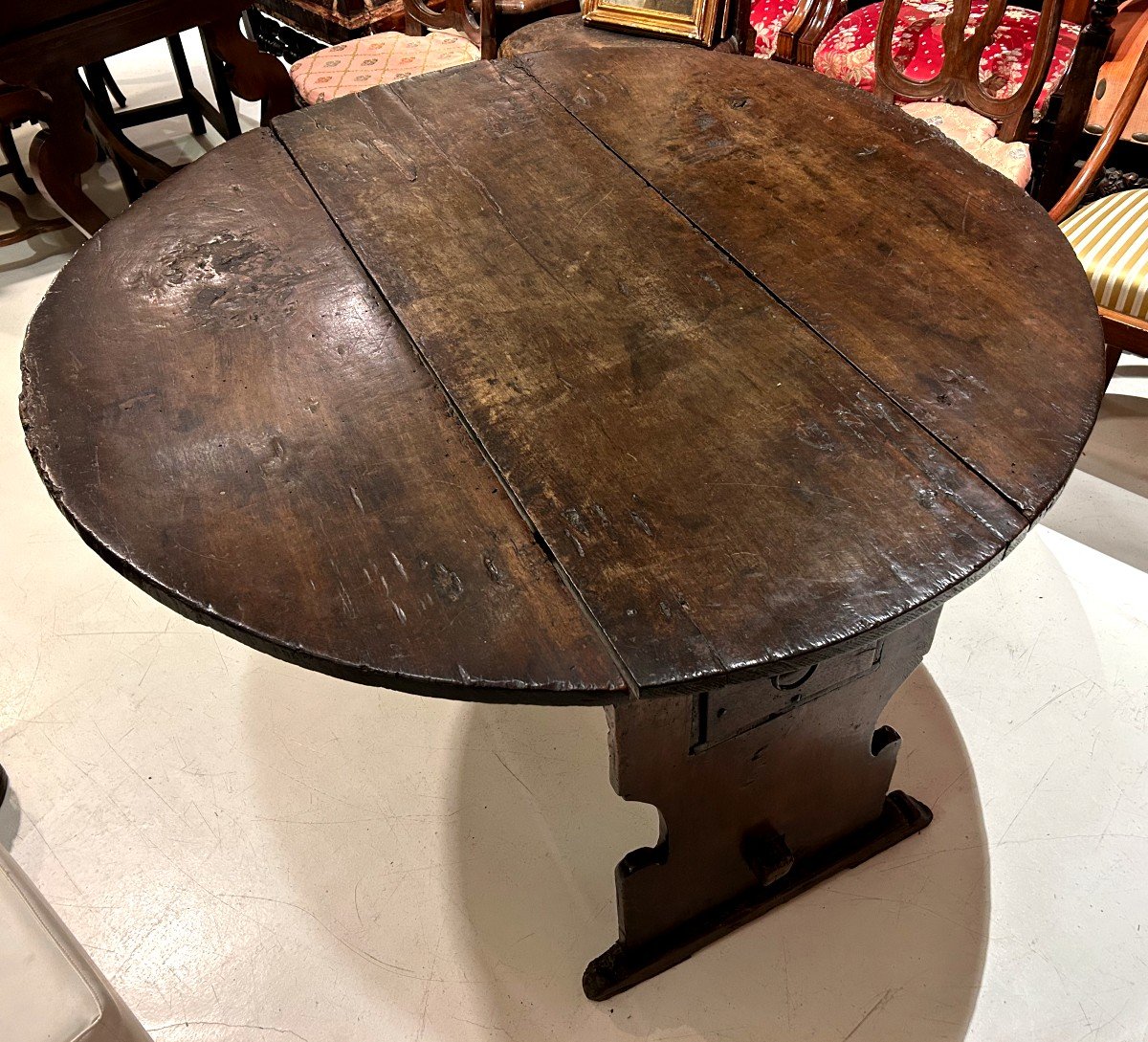 Antico tavolo a bandelle umbro in legno di noce del XVI secolo-photo-4