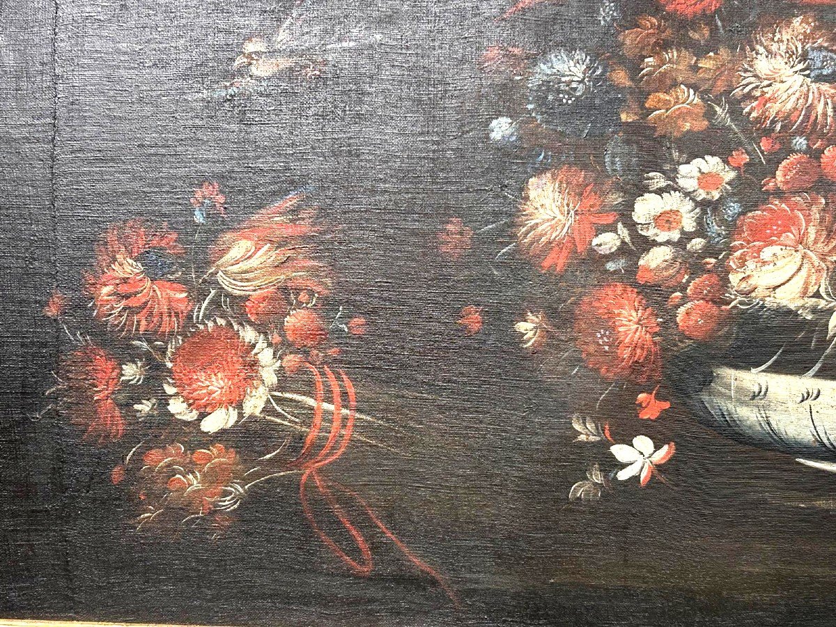 Coppia di nature morte del XVII secolo con vasi di fiori e volatili.-photo-2