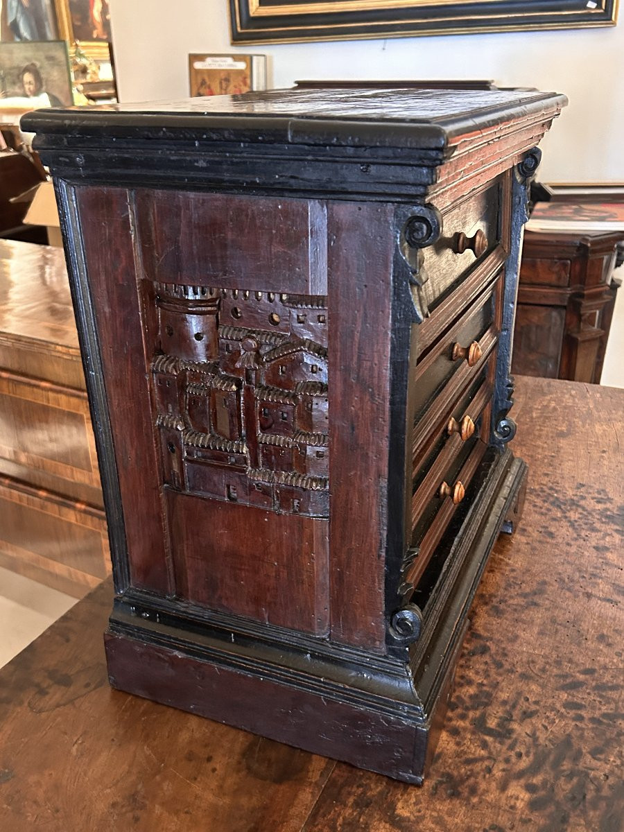 Raro modellino di canterano del seicento.-photo-3