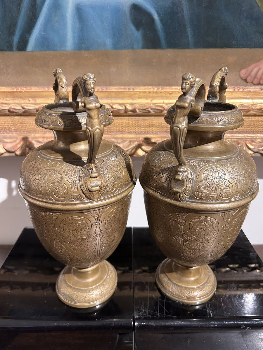 Coppia di vasi in bronzo finemente incisi. Firenze, fine del XVI secolo.-photo-3