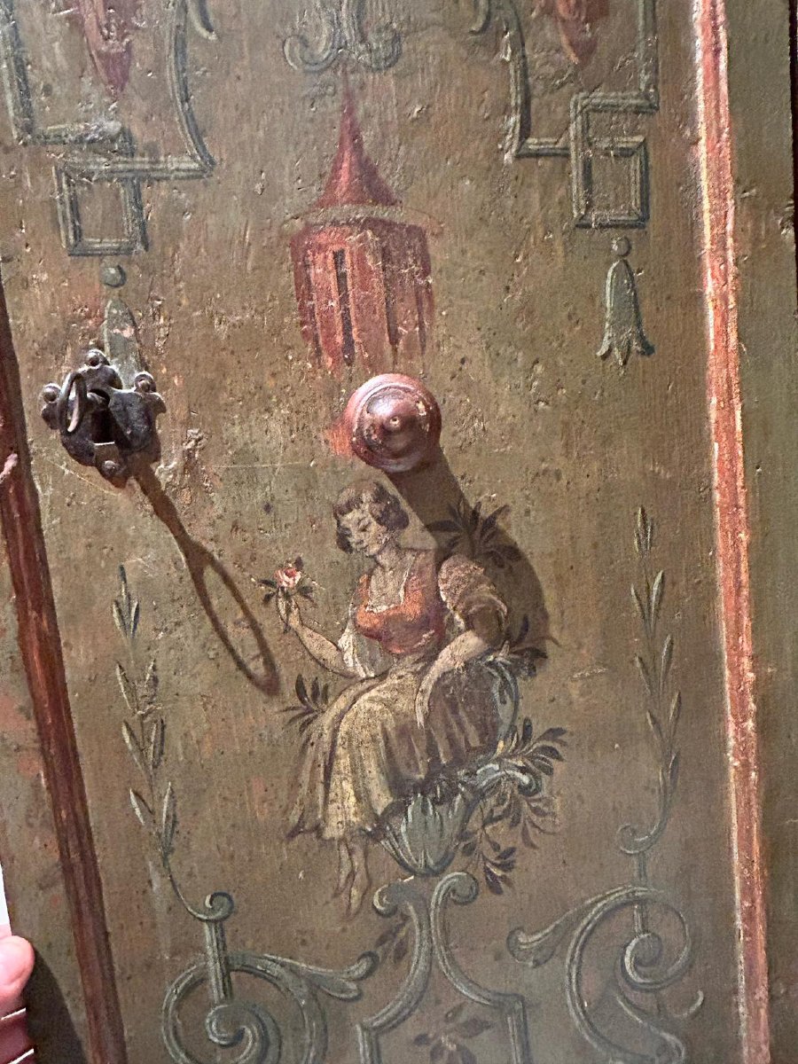Rara credenza laccata. Laguna veneta, ultimo quarto del Seicento.-photo-3