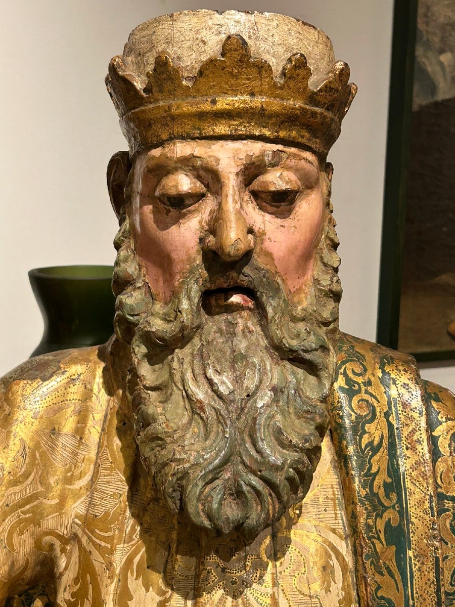 Scultura di santo in legno policromo e ricca decorazione ''Estofado de Oro'' 1a metà del XVIs.-photo-4