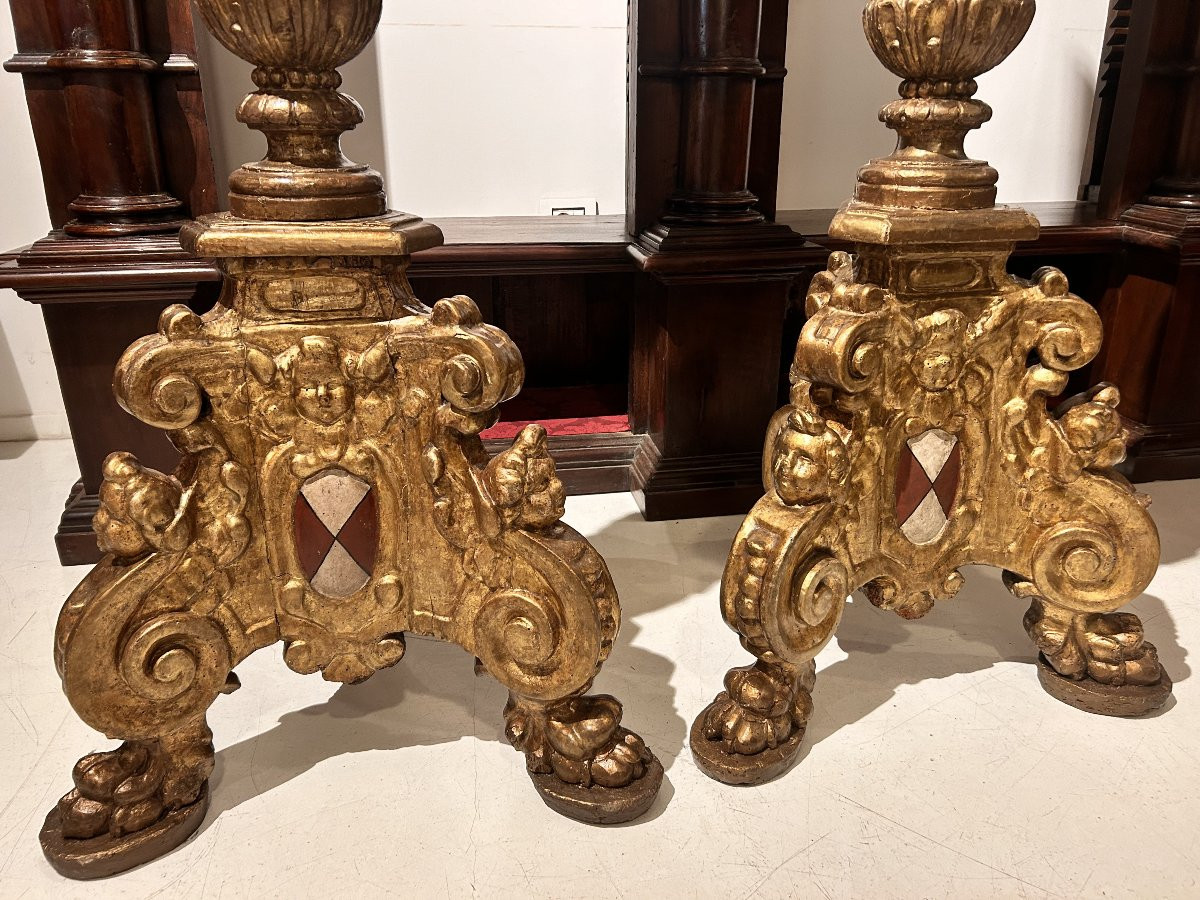 Candelieri da palazzo dei primi anni del seicento con stemma famiglia Guidi di Romena.-photo-2