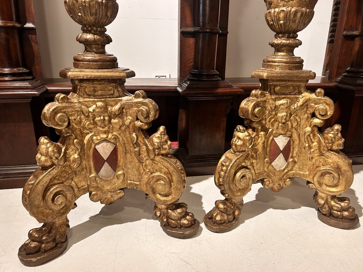 Candelieri da palazzo dei primi anni del seicento con stemma famiglia Guidi di Romena.-photo-3