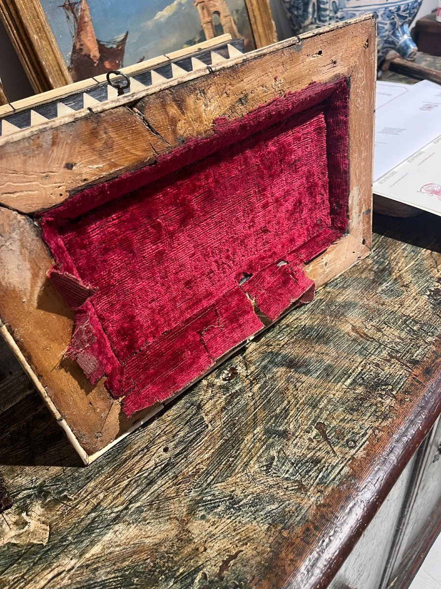 Grande cofanetto intarsiato in osso e varie essenze, bottega degli Embriachi, sec. XV.-photo-1