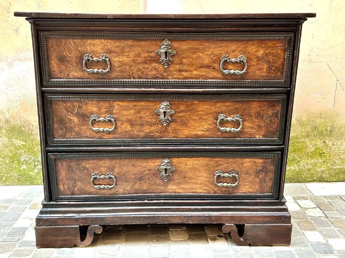 Piccolo canterano del seicento (105cm)