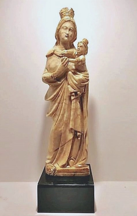 Statuetta in alabastro riproducente il simulacro della Madonna di Trapani, primi del XVI secolo-photo-3