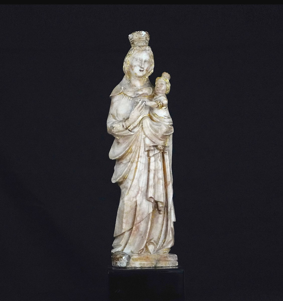 Statuetta in alabastro riproducente il simulacro della Madonna di Trapani, primi del XVI secolo