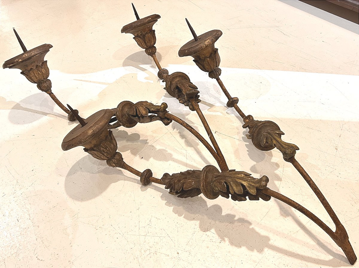 Coppia di appliques portalumi in legno intagliato e dorato. Italia centrale,  XVII -  XVIIIsec.-photo-2