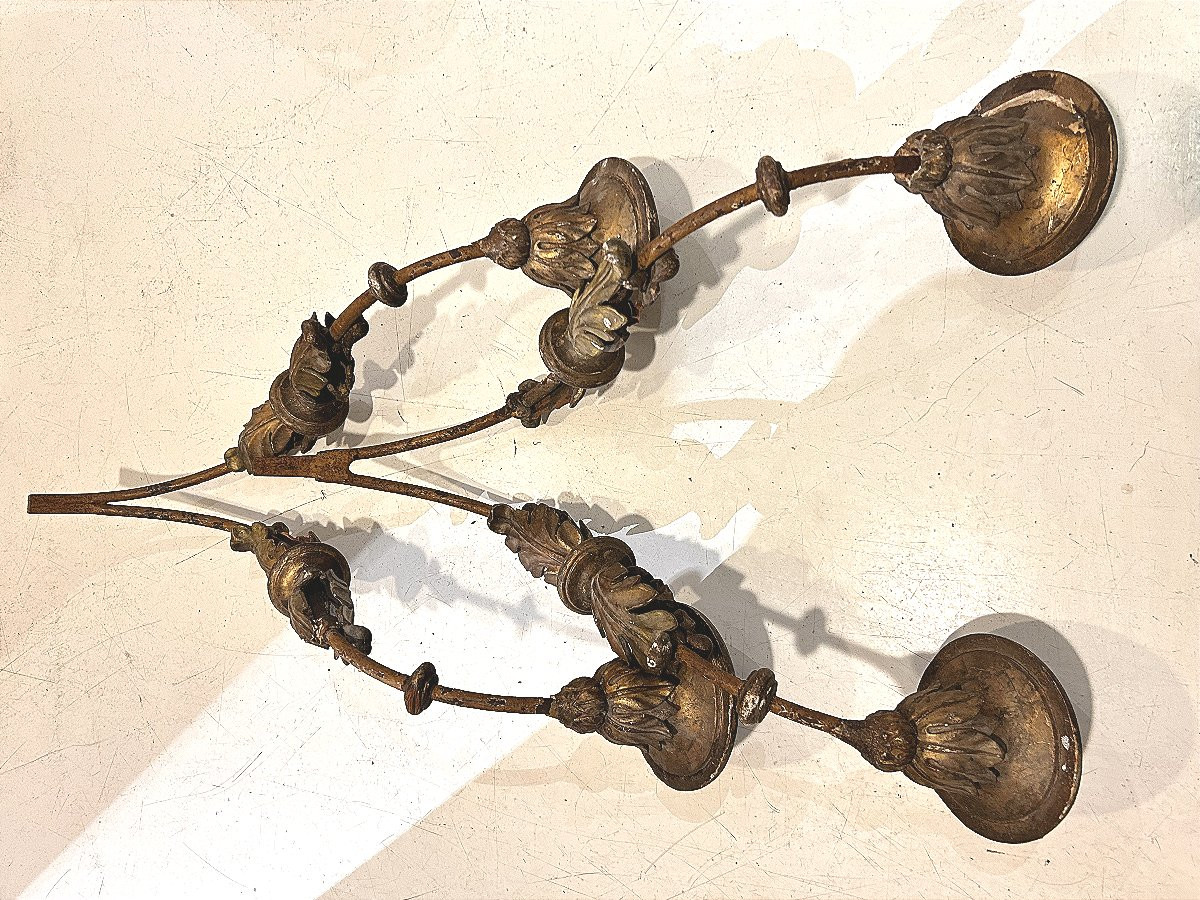 Coppia di appliques portalumi in legno intagliato e dorato. Italia centrale,  XVII -  XVIIIsec.-photo-1