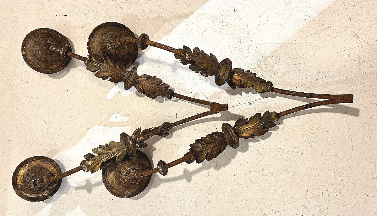 Coppia di appliques portalumi in legno intagliato e dorato. Italia centrale,  XVII -  XVIIIsec.-photo-2