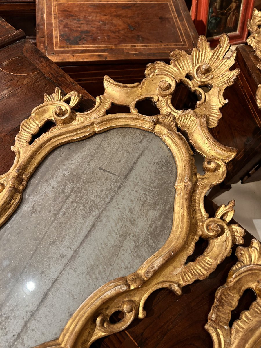 Coppia di specchierine intagliate e dorate. Italia settentrionale, 2a metà del XVIIIsec.-photo-1