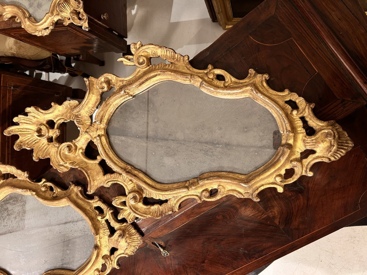 Coppia di specchierine intagliate e dorate. Italia settentrionale, 2a metà del XVIIIsec.-photo-3