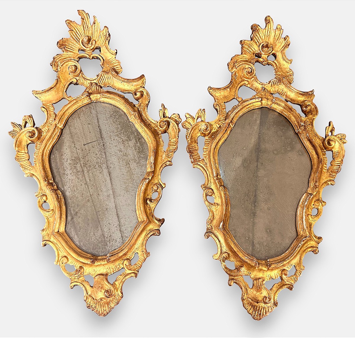 Coppia di specchierine intagliate e dorate. Italia settentrionale, 2a metà del XVIIIsec.