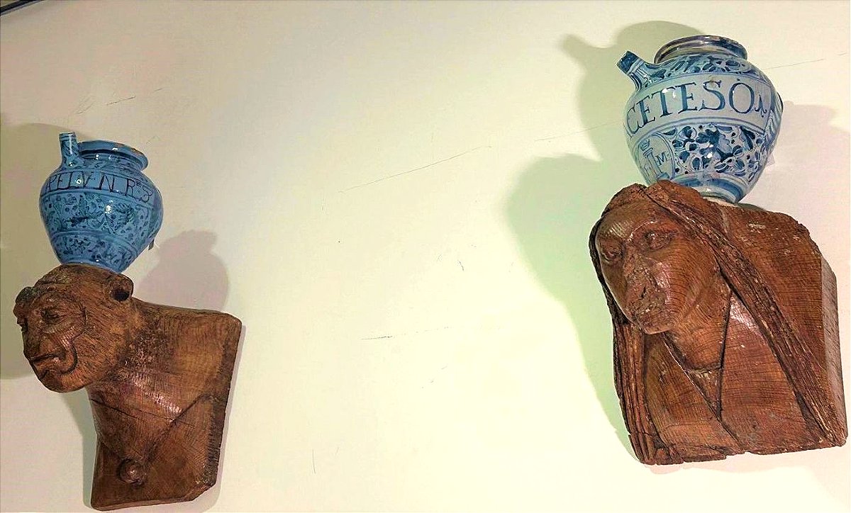 Coppia di elementi architettonici di figure fantastiche, Arte nordica dei primi del XVI secolo.-photo-1