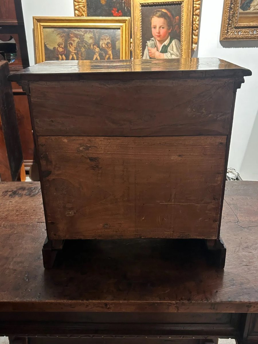 Raro modellino di canterano del seicento.-photo-2