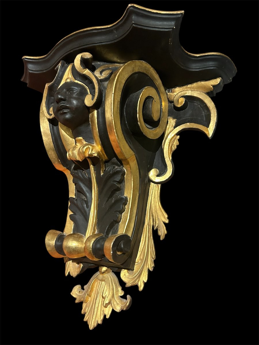 Mensola finemente intagliata e decorata ad oro e lacca nera. Italia centrale, fine del XVII sec-photo-2