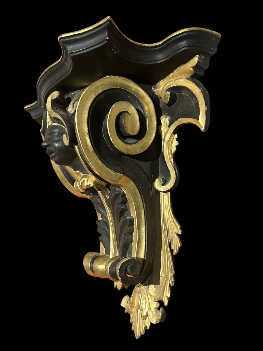 Mensola finemente intagliata e decorata ad oro e lacca nera. Italia centrale, fine del XVII sec-photo-3