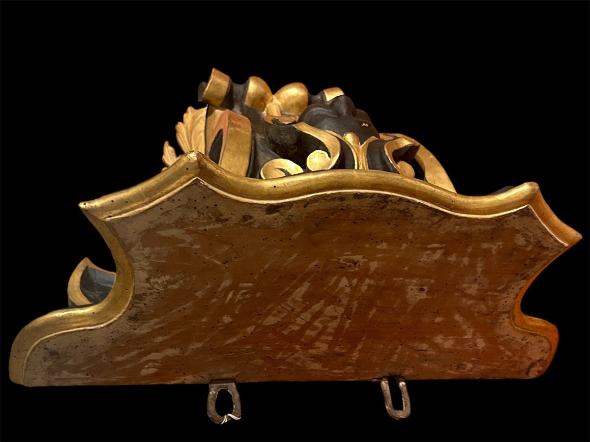 Mensola finemente intagliata e decorata ad oro e lacca nera. Italia centrale, fine del XVII sec-photo-4