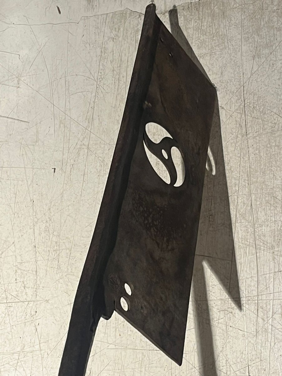 Strumento in ferro con testa di leone in bronzo sul terminale. XVI secolo, Toscana.-photo-1