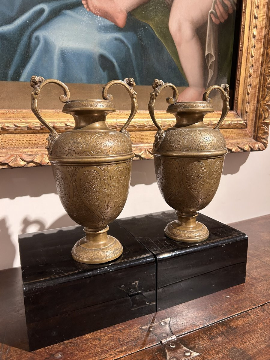 Coppia di vasi in bronzo finemente incisi. Bottega Veneto-Saracena del XVI secolo.-photo-3