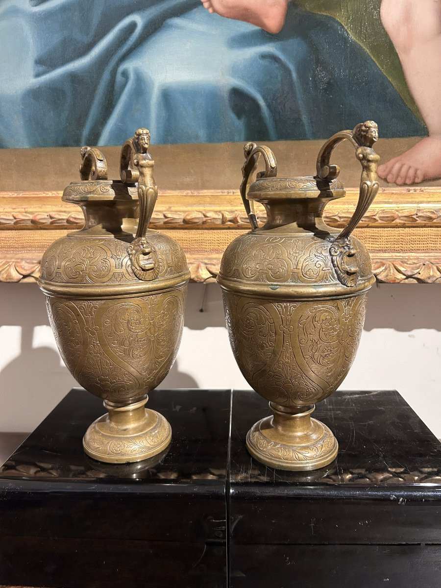 Coppia di vasi in bronzo finemente incisi. Bottega Veneto-Saracena del XVI secolo.-photo-2