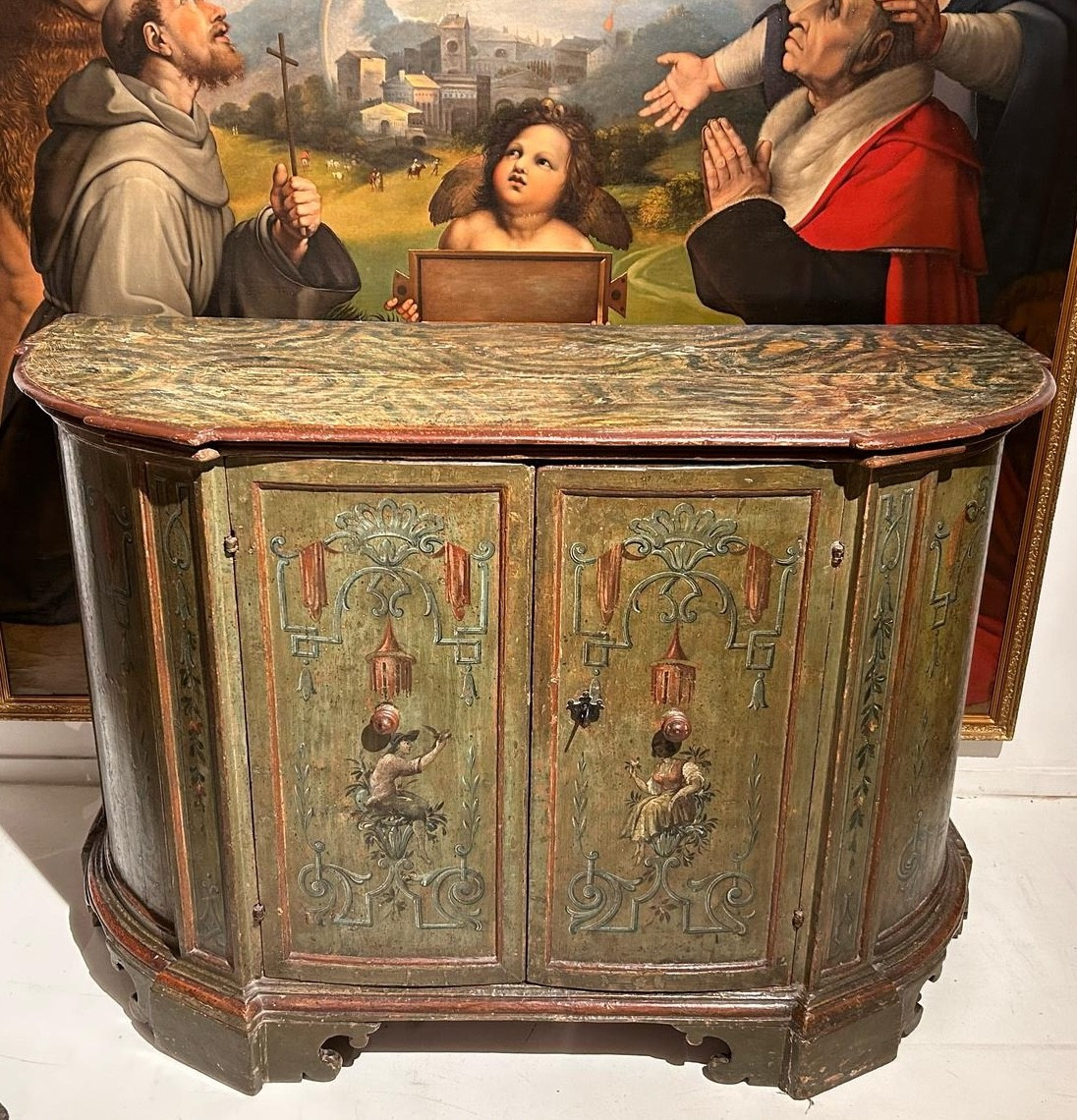 Rara credenza laccata. Laguna veneta, ultimo quarto del Seicento.