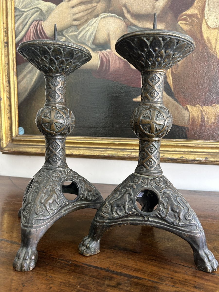 Coppia di antichi candelieri in bronzo tratti da modelli bizantini-photo-3