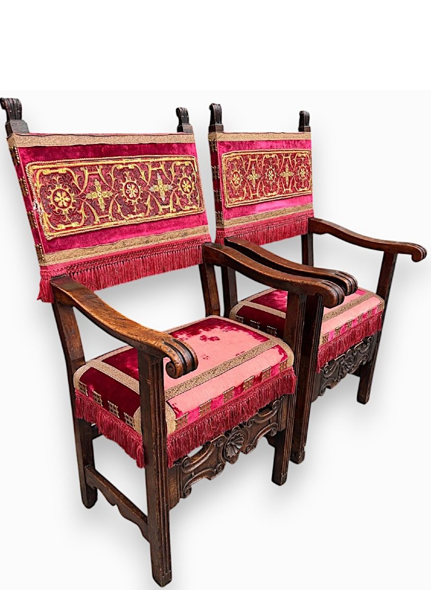 Seggioloni a cartella del seicento in noce, Lombardia.-photo-2