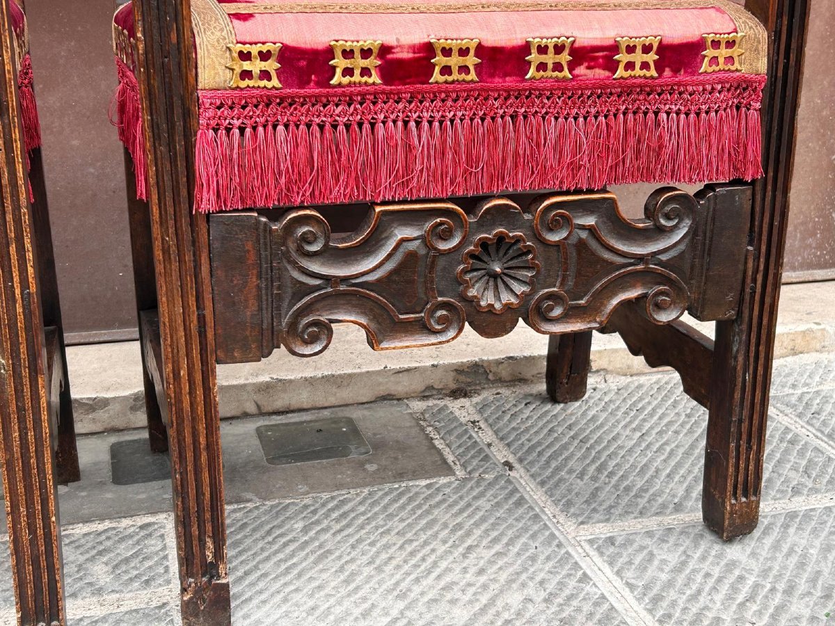 Seggioloni a cartella del seicento in noce, Lombardia.-photo-3