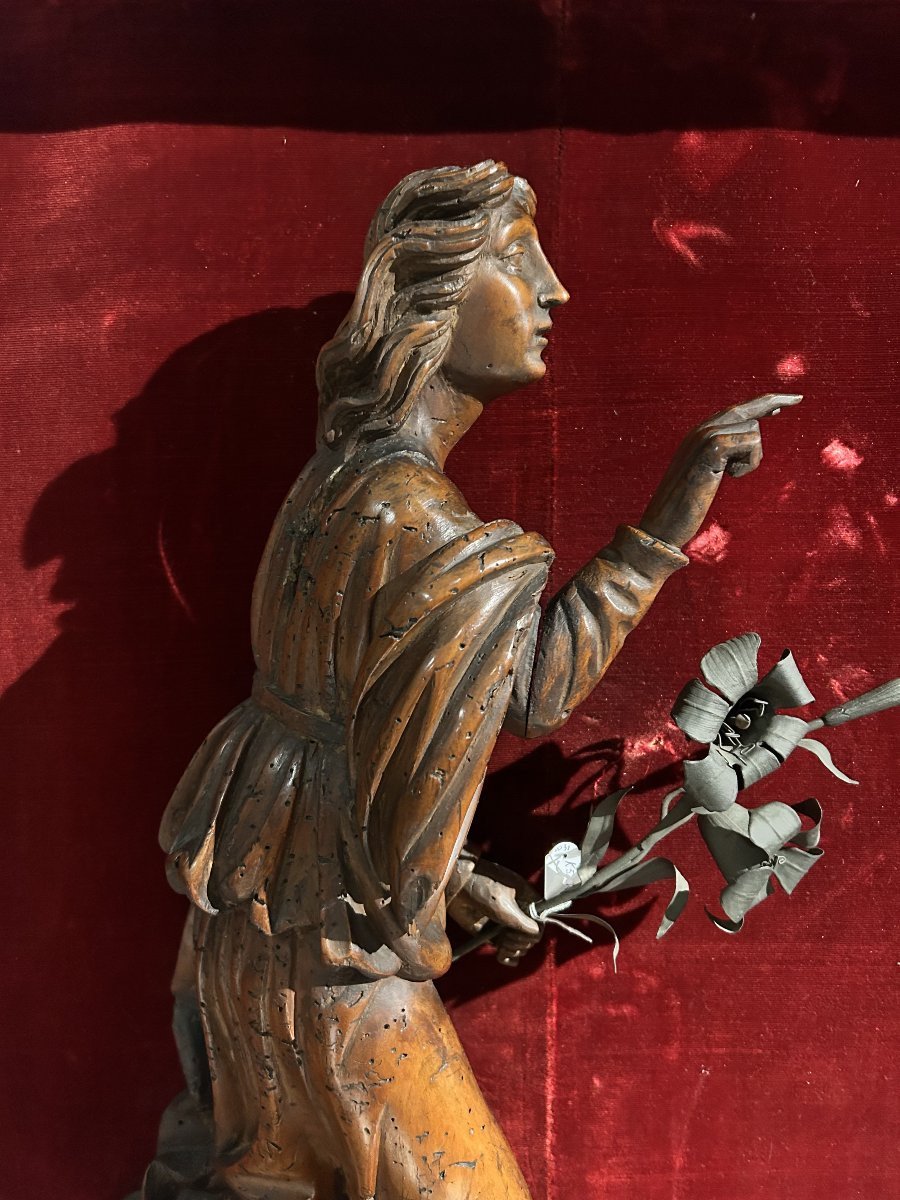 Annunciazione in legno scolpito entro cornice finemente intagliata, 1a metà del XVII secolo.-photo-2