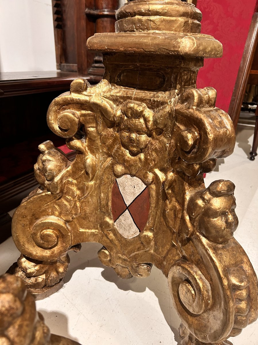 Candelieri da palazzo dei primi anni del seicento con stemma famiglia Guidi di Romena.-photo-2