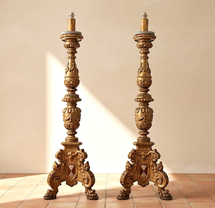 Candelieri da palazzo dei primi anni del seicento con stemma famiglia Guidi di Romena.
