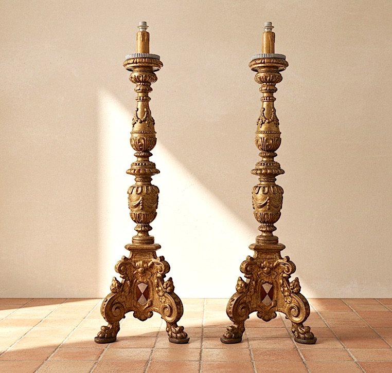 Candelieri da palazzo dei primi anni del seicento con stemma famiglia Guidi di Romena.