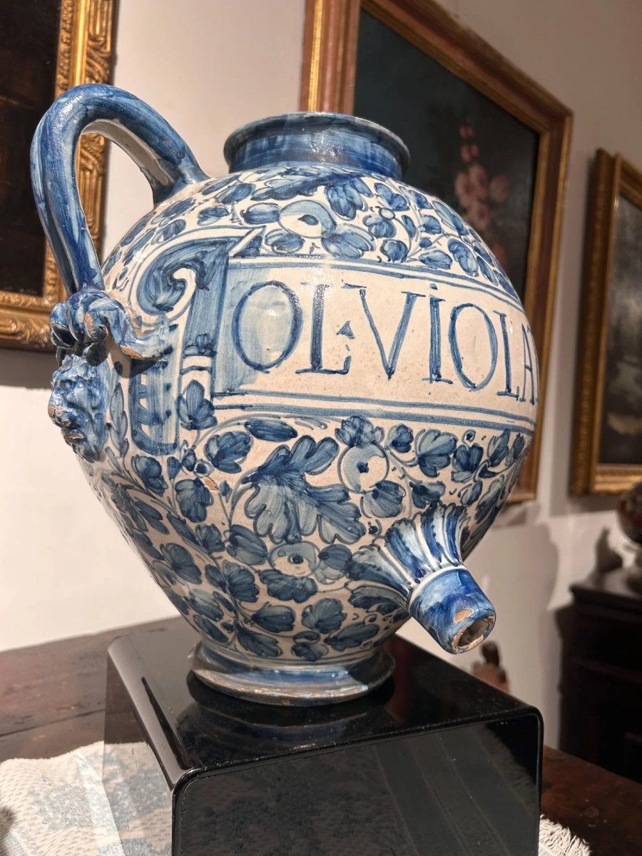Coppia di rari orci biansati in bianco e blu, Deruta prima metà del seicento.-photo-3