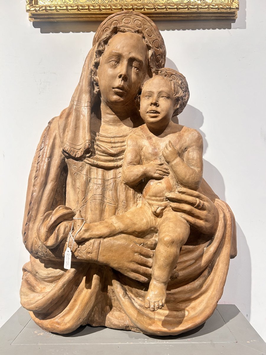 Madonna con bambino in terracotta di ambito lombardo del terzo quarto del XV secolo