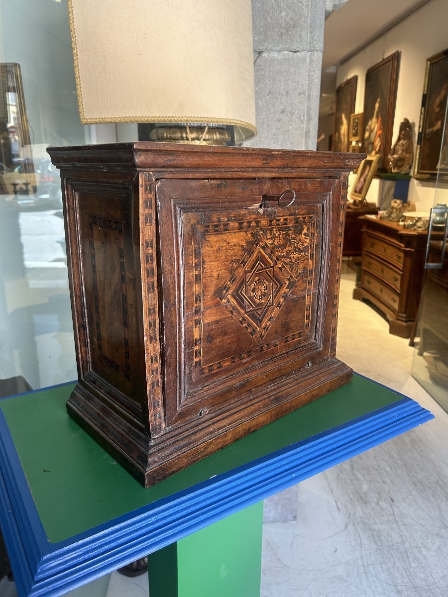 Piccolo e raro stipo monetiere ad intarsi certosini del XVI secolo-photo-3