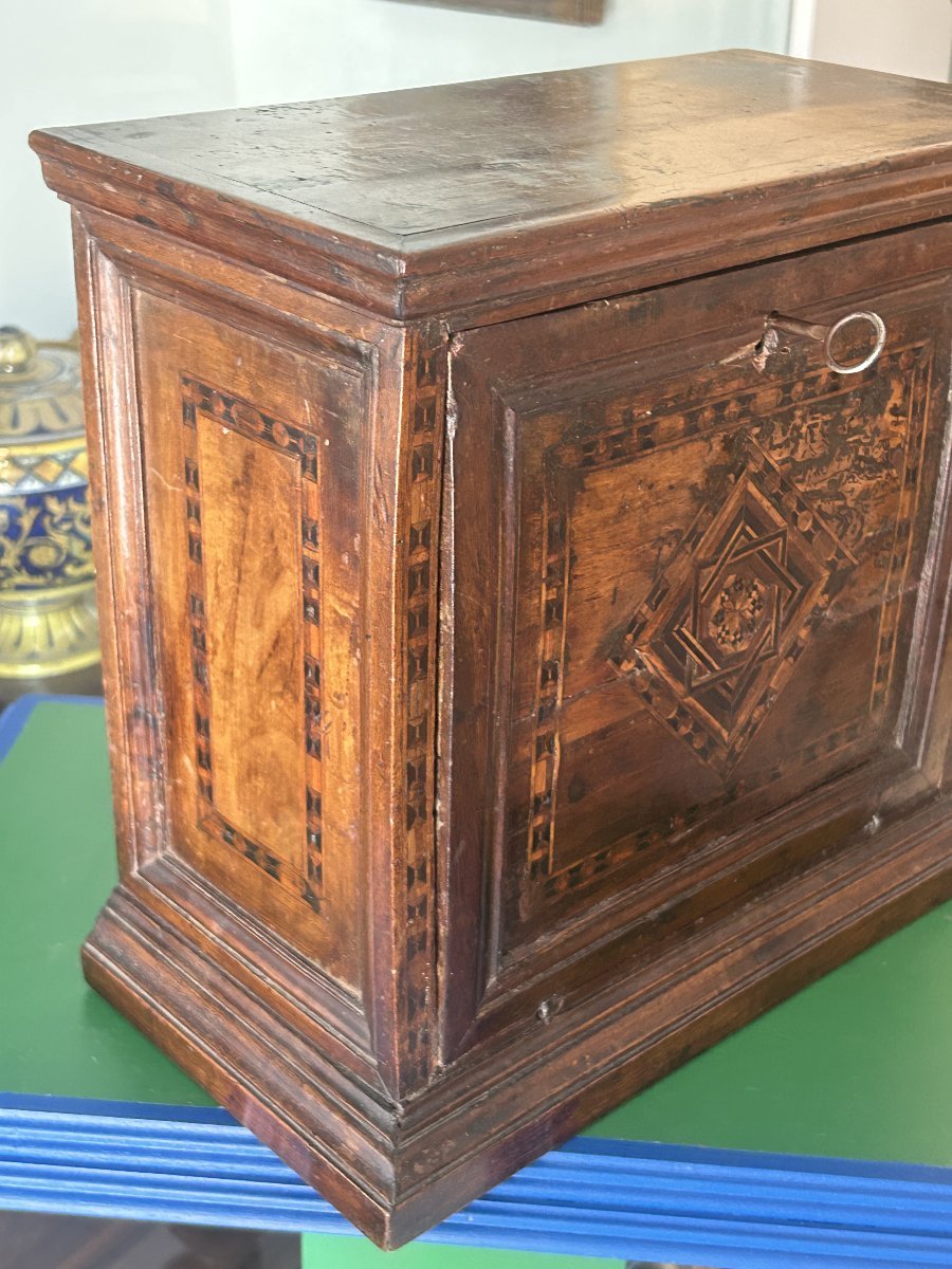 Piccolo e raro stipo monetiere ad intarsi certosini del XVI secolo-photo-4