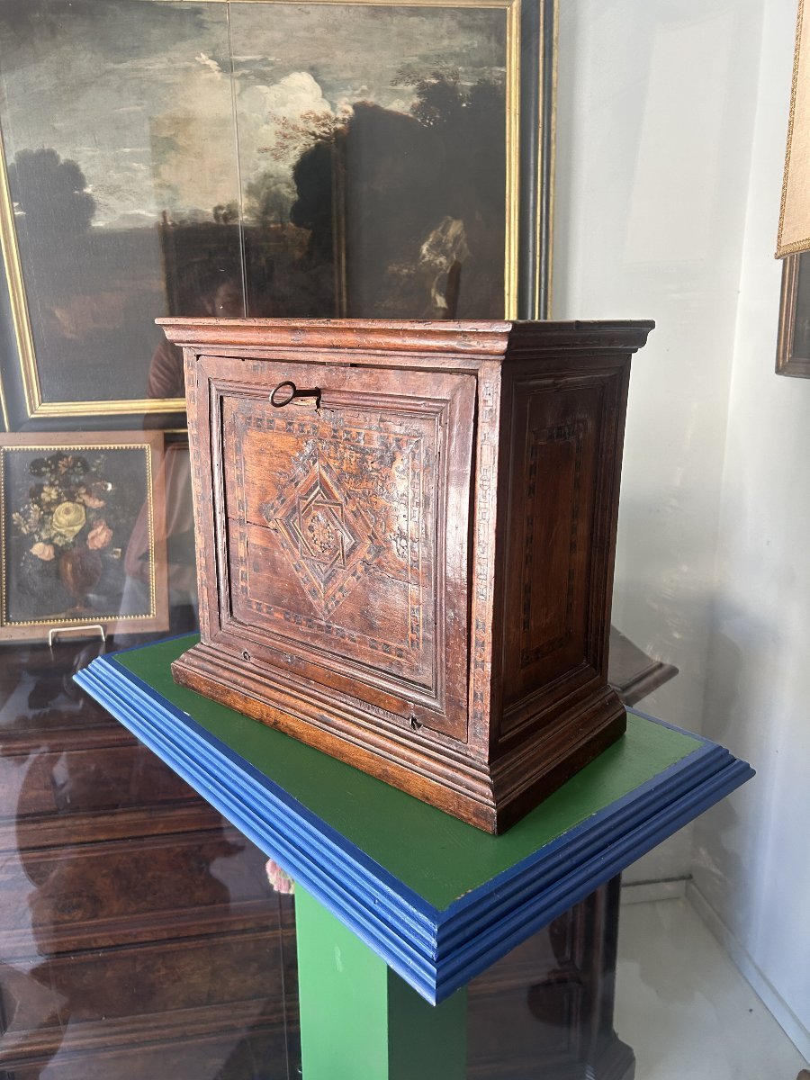 Piccolo e raro stipo monetiere ad intarsi certosini del XVI secolo-photo-8