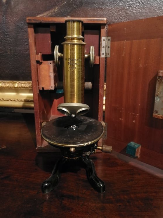  Microscope From The Late 1800s To Early 1900s, Complete With Wooden Box.-photo-4