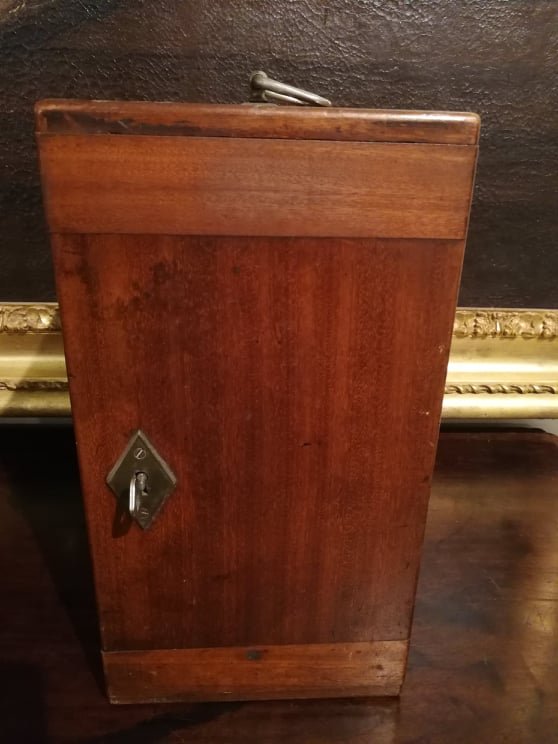  Microscope From The Late 1800s To Early 1900s, Complete With Wooden Box.-photo-6