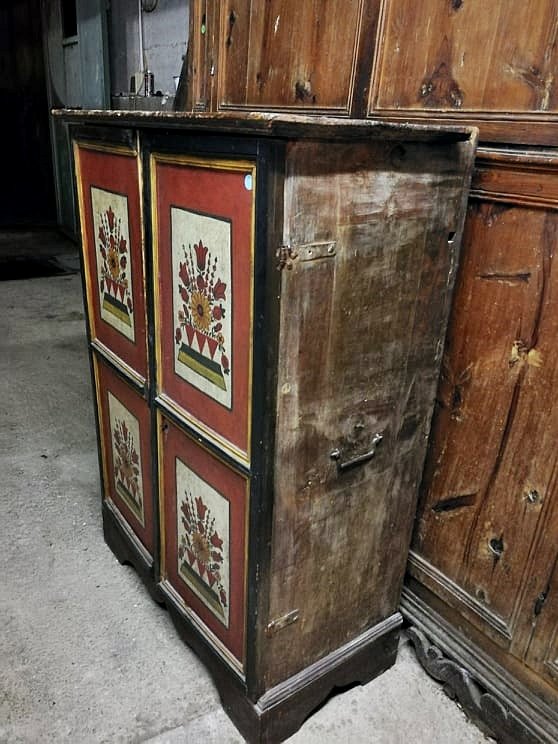 Petit Cabinet Début Du XVIIIe Siècle De La Région Tyrolienne Avec Laque d'Origine -photo-2