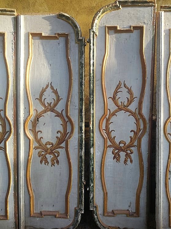 Rare paire de portes italiènne fin XVIIe avec laques et décorations dorées d'origine-photo-1